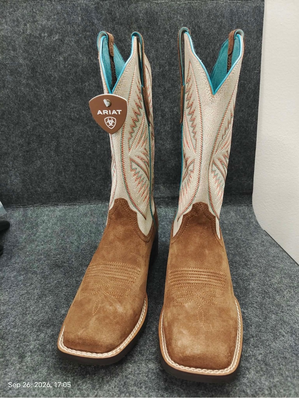 NWOB ARIAT women’s Round Up Ruidoso Leather Cowboy Boot size 8B MRSP$ $190